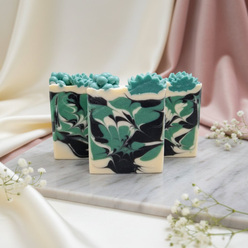 Eucalyptus and Mint artisan body soap (vegan) - Source of Beauty.